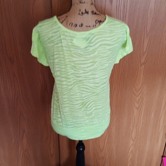 Large Maurices neon green zebra print t-shirt. - Picture 3 of 4